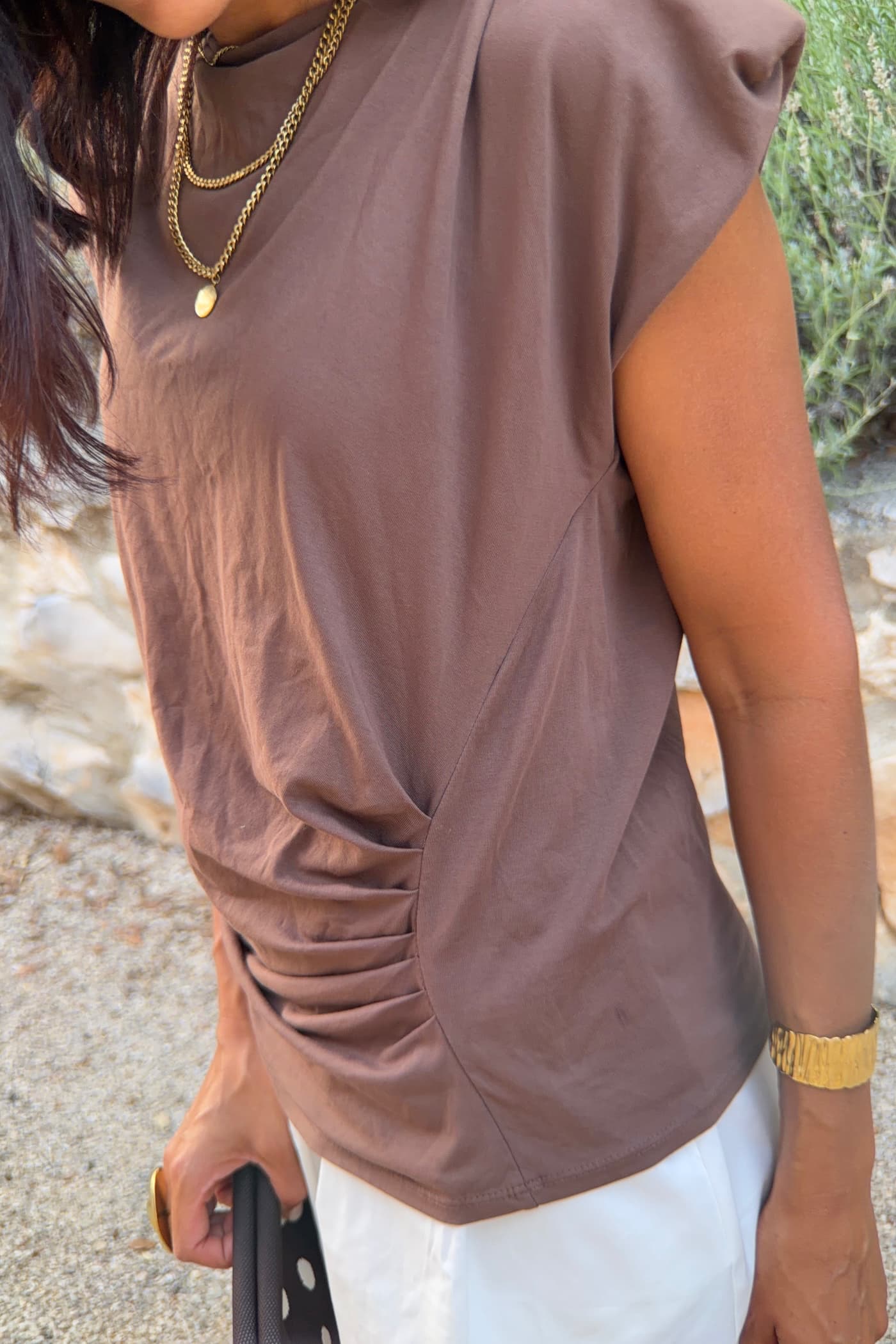 Braunes Lorie-T-Shirt