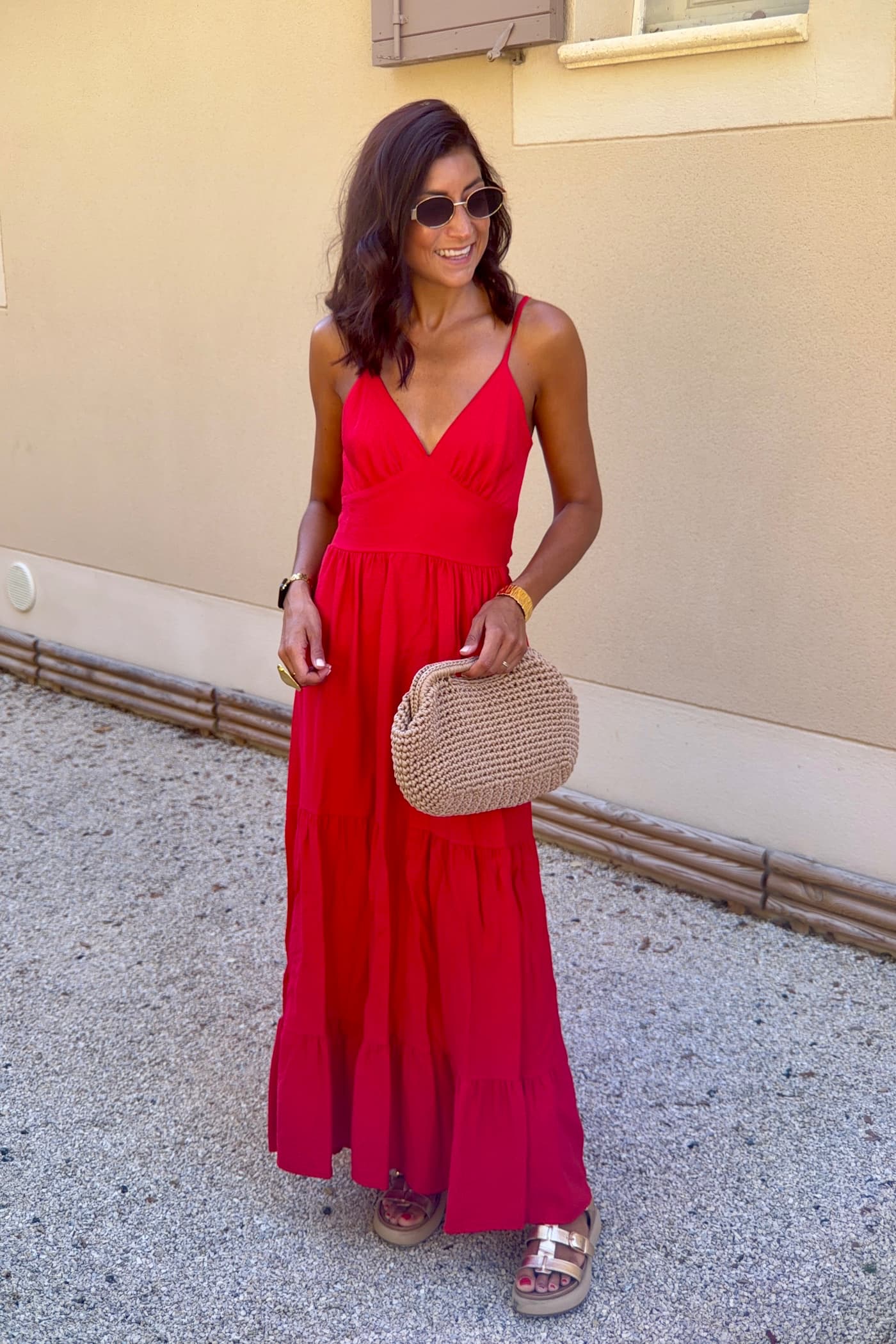 Rubinfarbenes Kleid